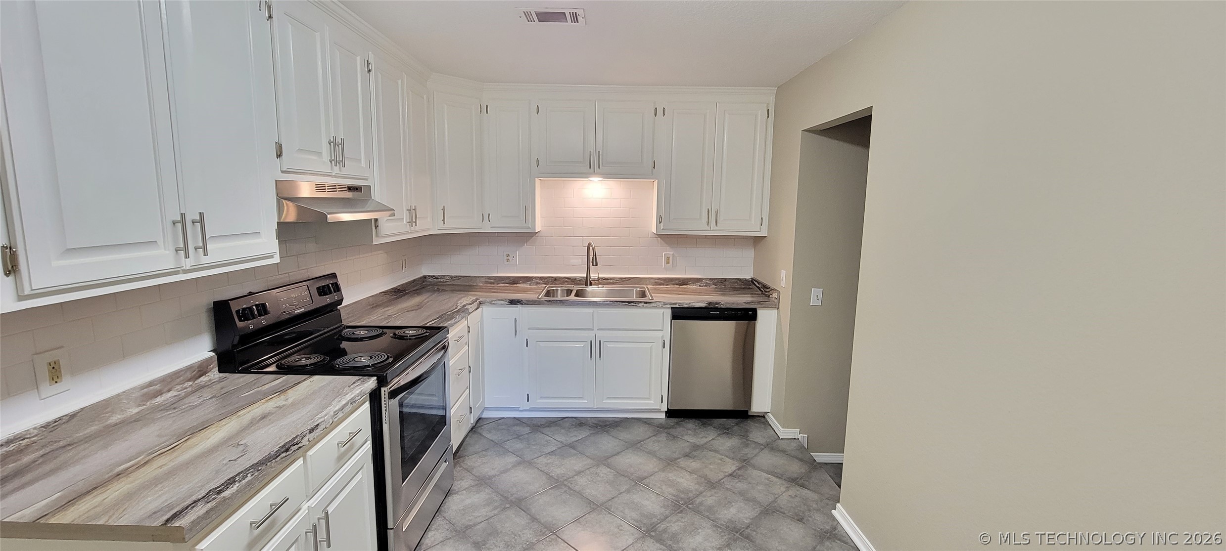 1122 E 48th Place Tulsa OK 74105