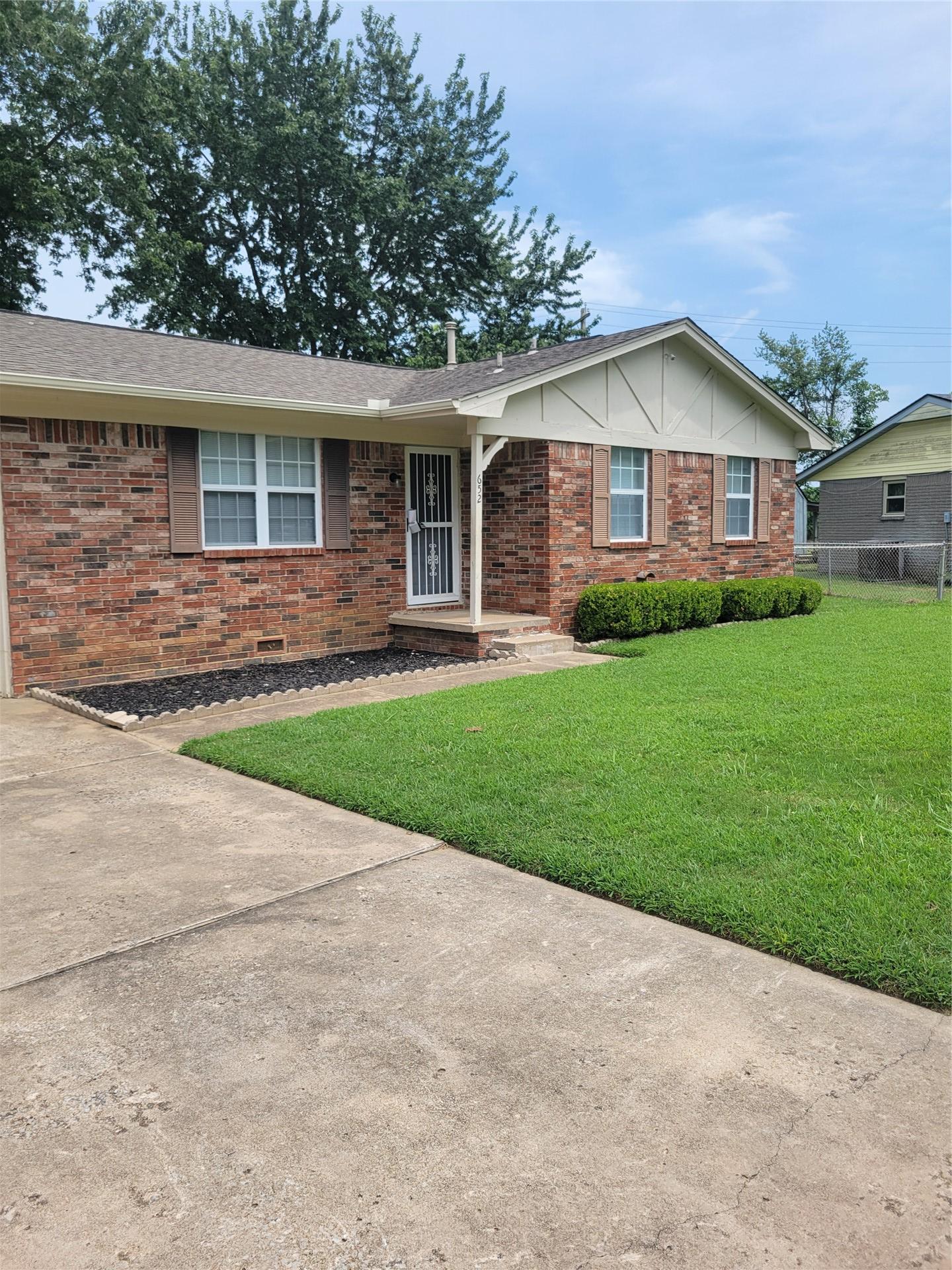 652 E Main Street Collinsville OK 74021