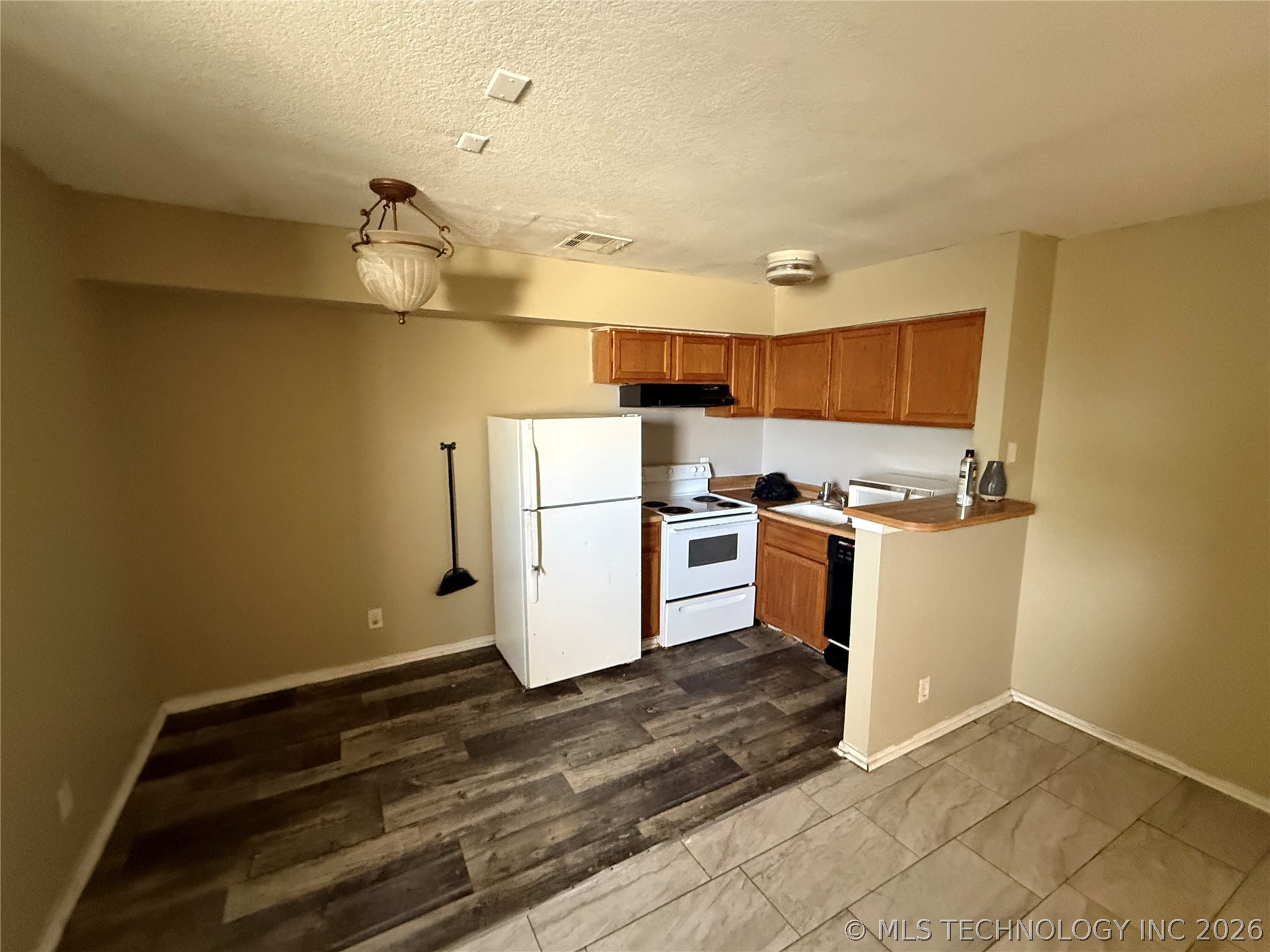 1808 E 66th Place Tulsa OK 74136
