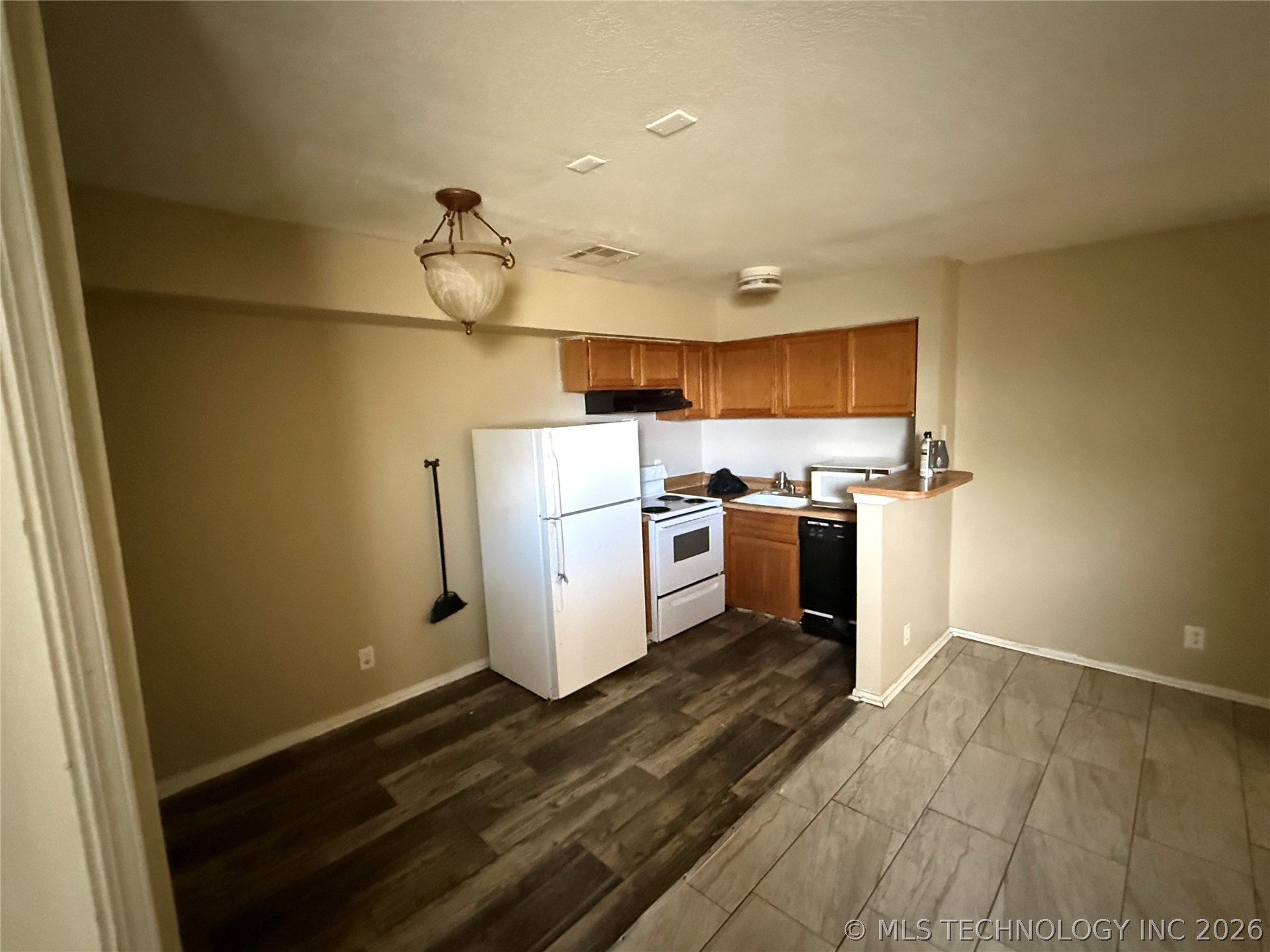 1808 E 66th Place Tulsa OK 74136