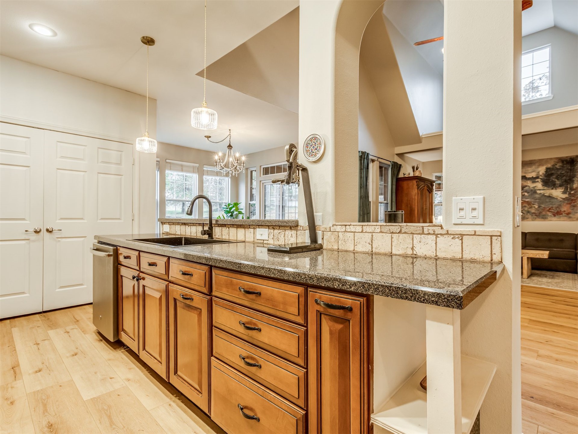 2485 Avalon Drive Eufaula OK 74432