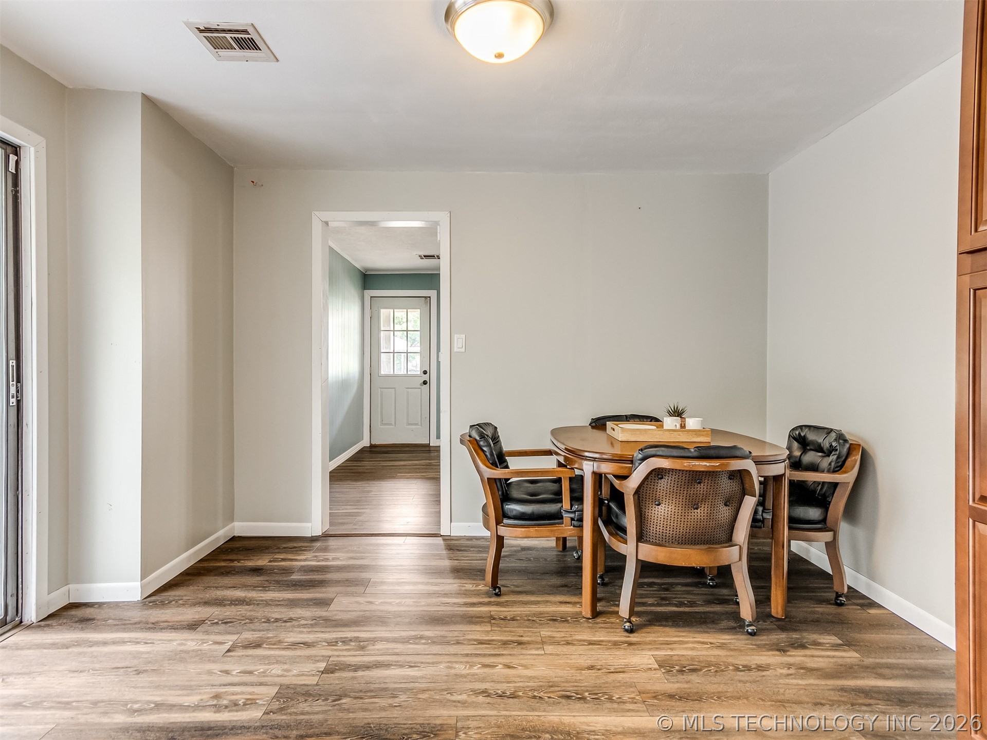 233 NE Queenstown Avenue Bartlesville OK 74006