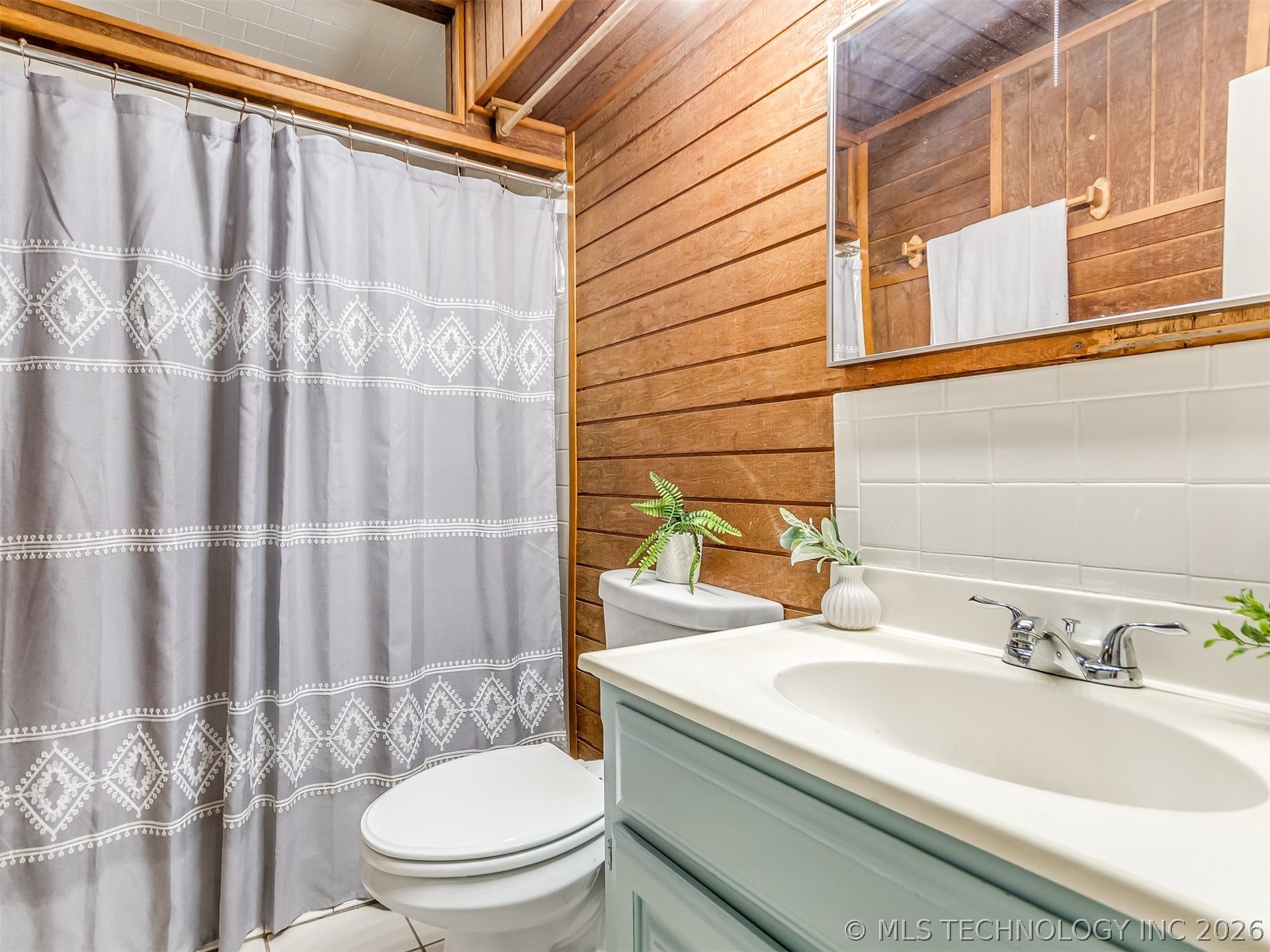 233 NE Queenstown Avenue Bartlesville OK 74006