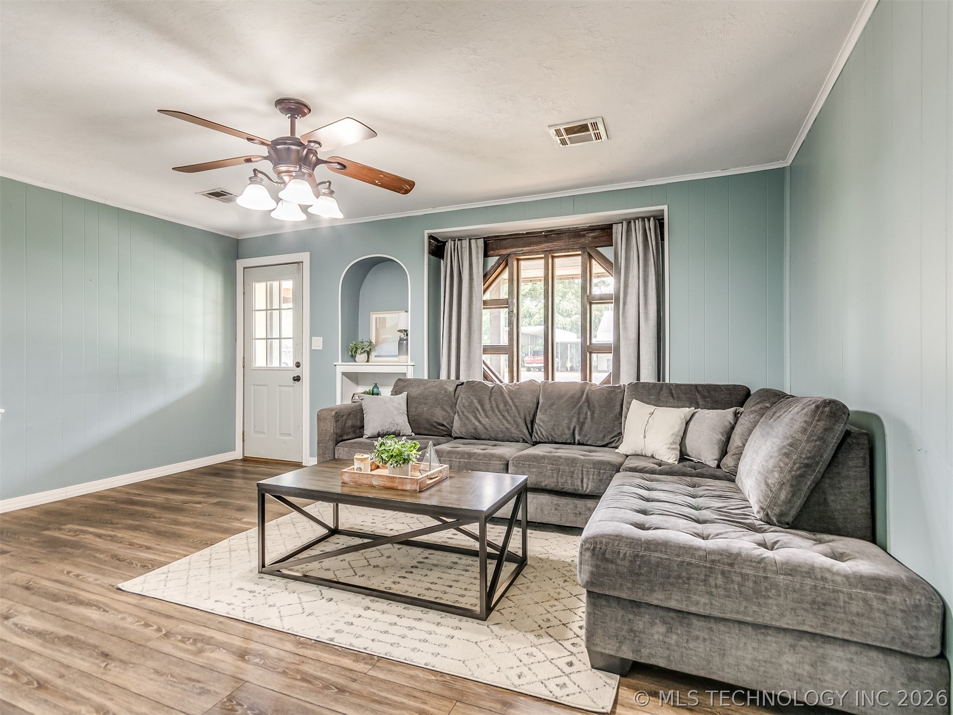 233 NE Queenstown Avenue Bartlesville OK 74006