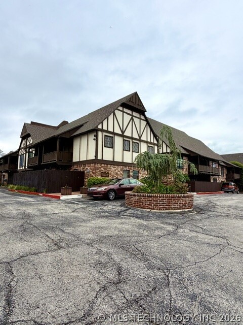 2224 S Boston Avenue Tulsa OK 74114