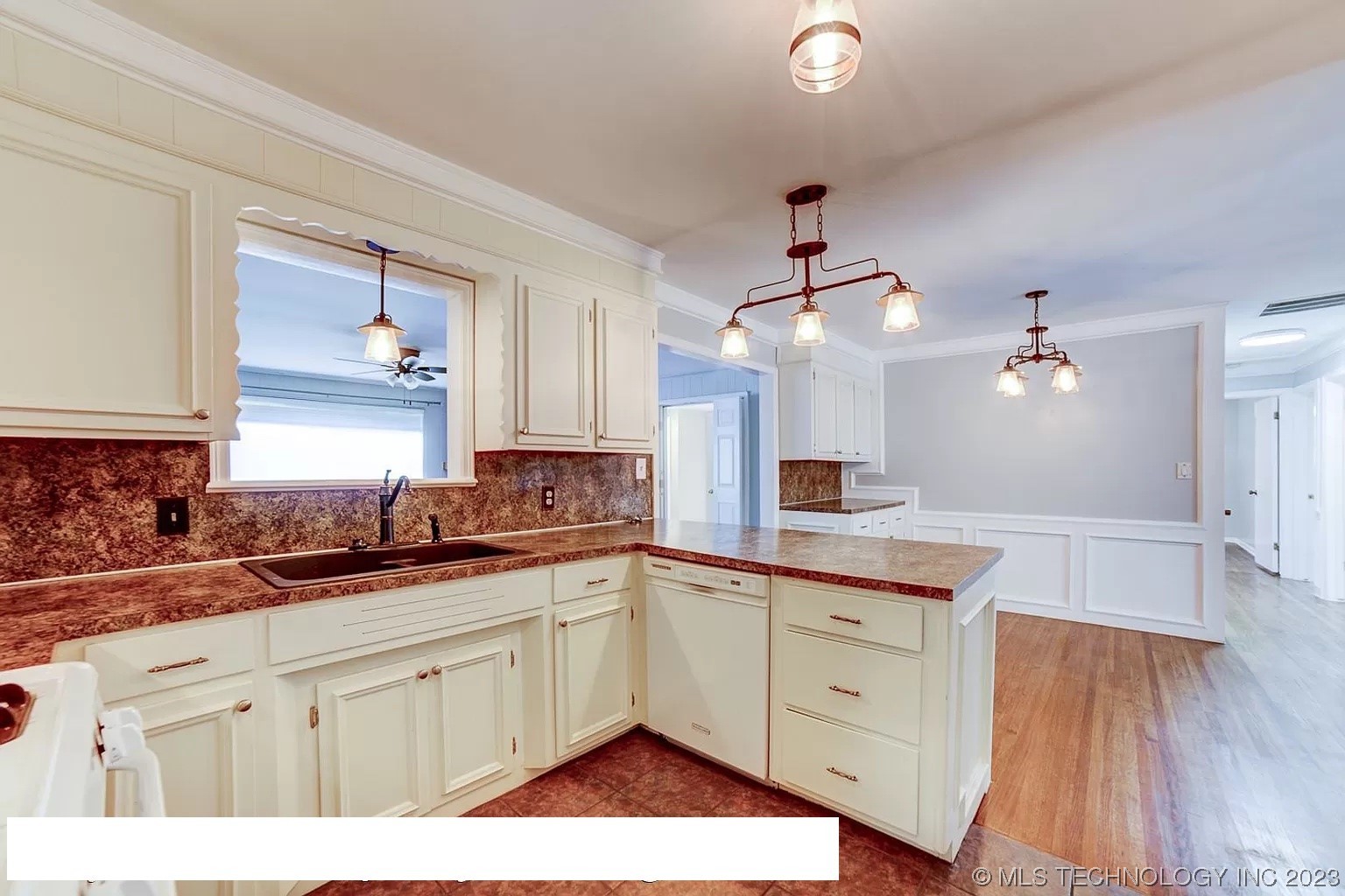 1809 S Elm Avenue Broken Arrow OK 74012