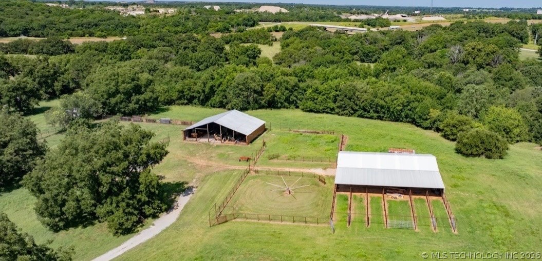 1537 Sooner Rock Davis OK 73030