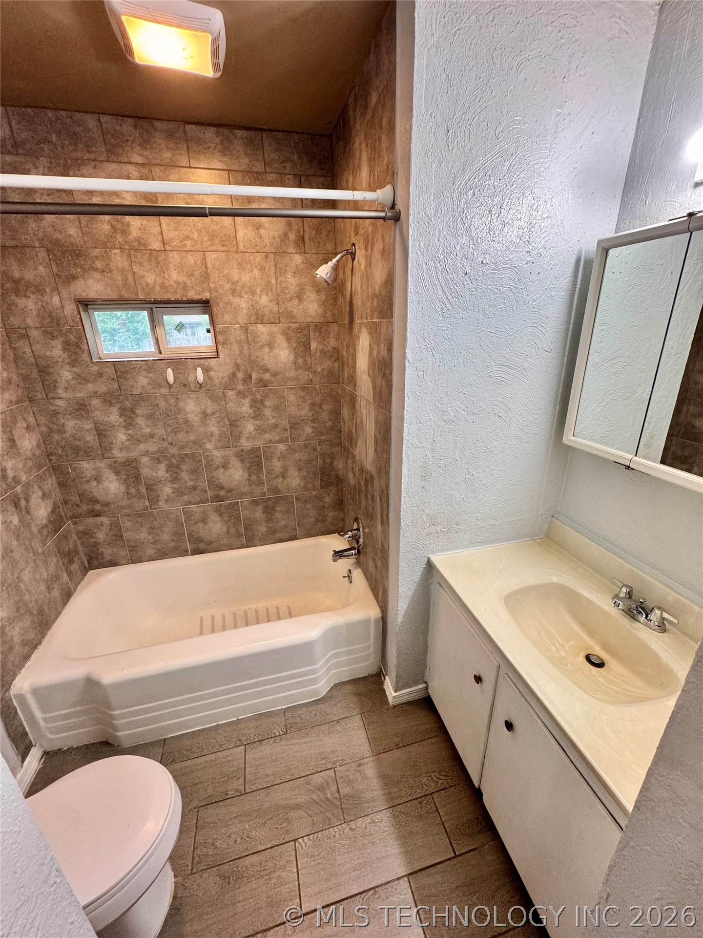 5519 N Garrison Place Tulsa OK 74126