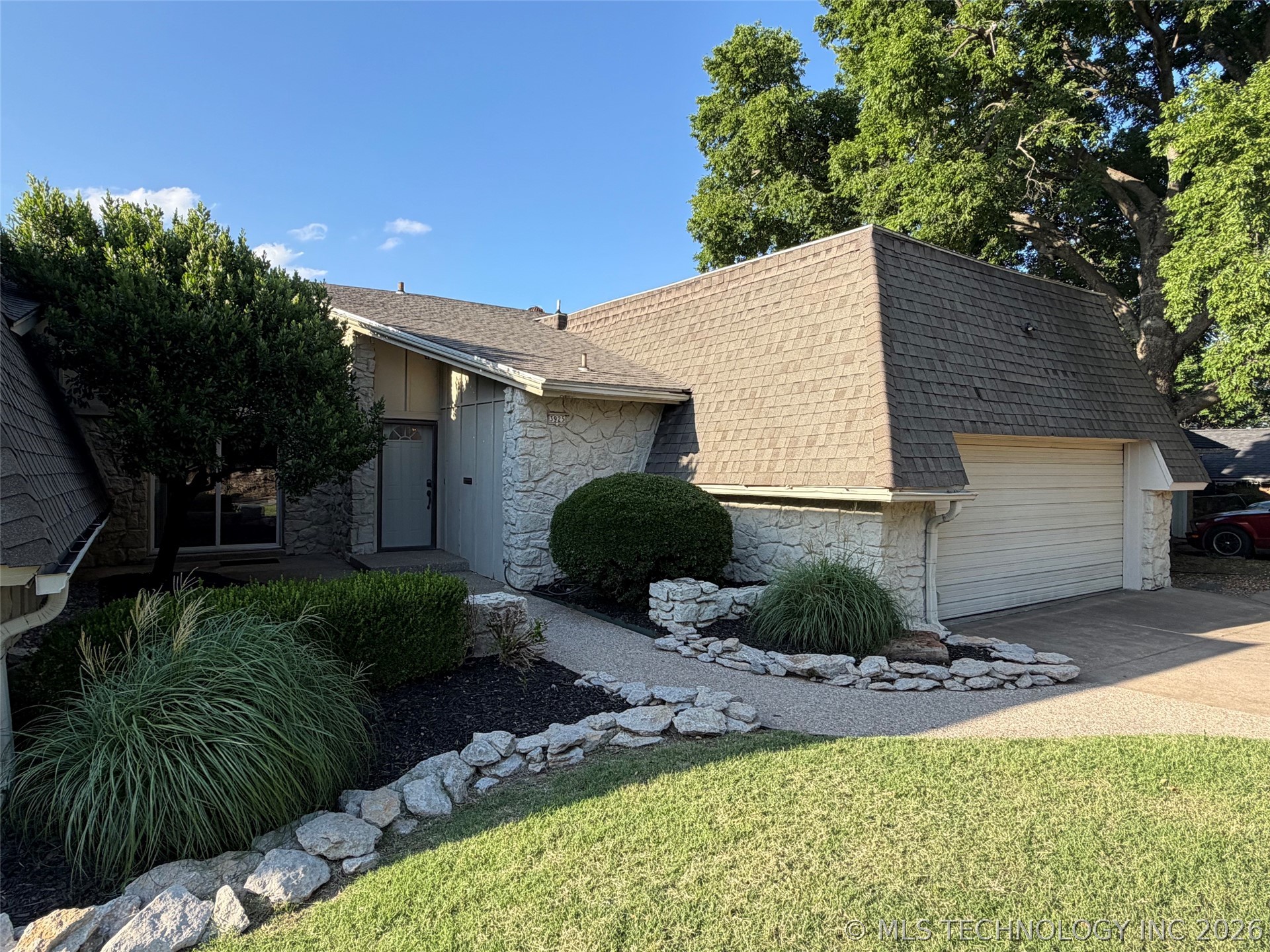 3925 E 60th Place Tulsa OK 74135