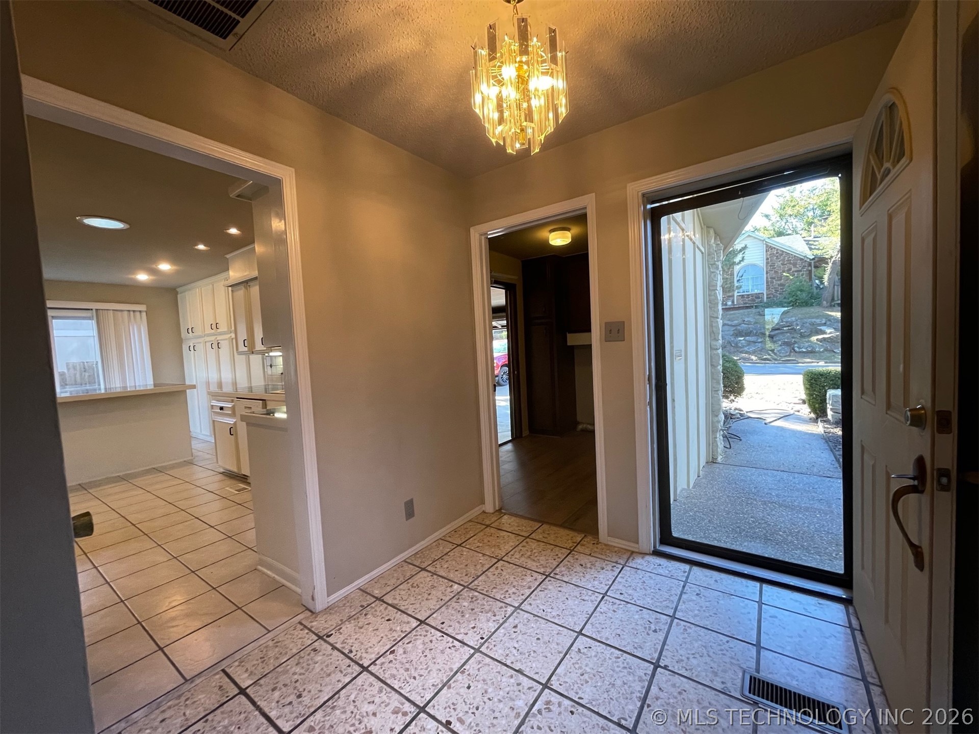 3925 E 60th Place Tulsa OK 74135