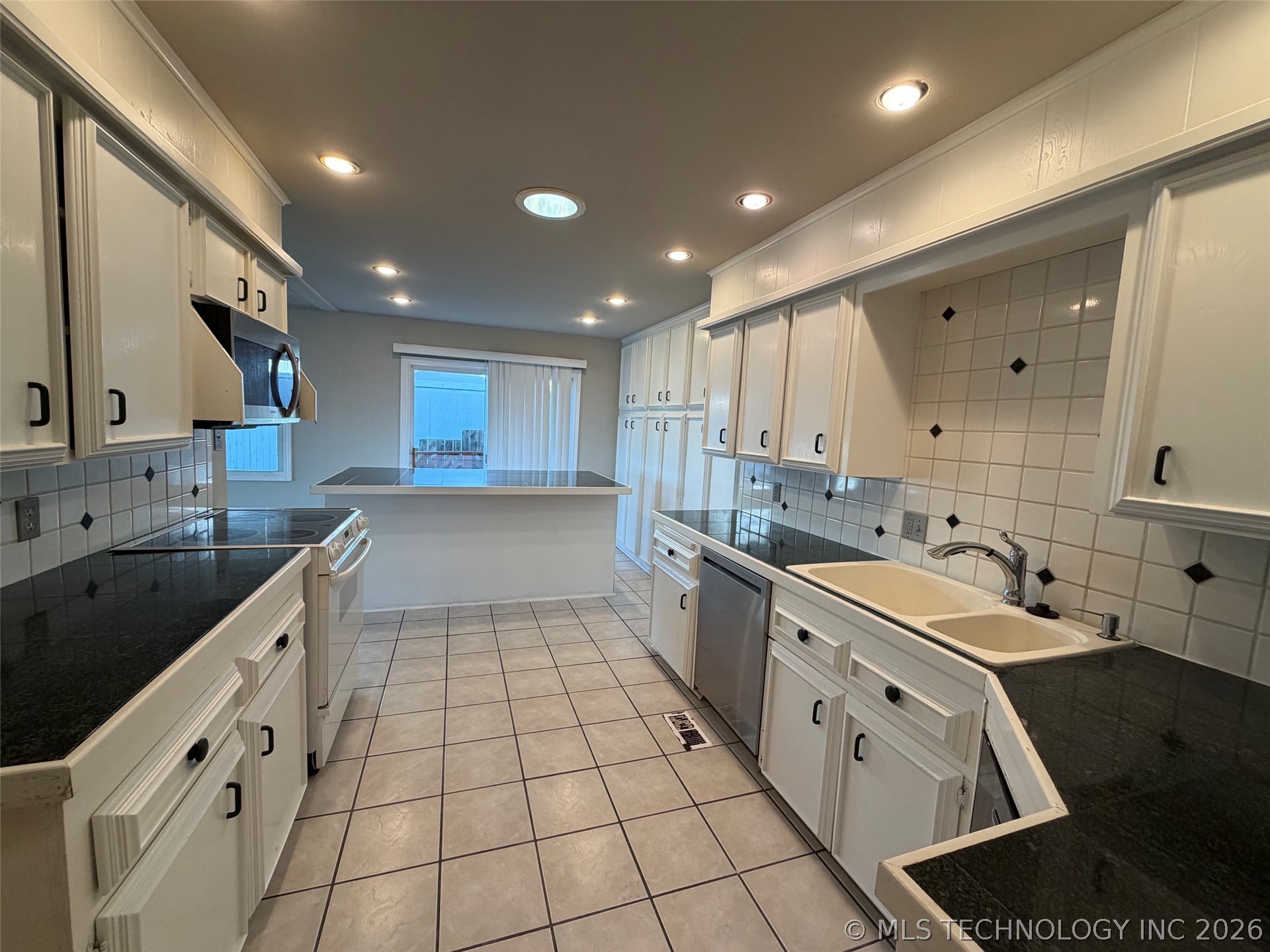 3925 E 60th Place Tulsa OK 74135