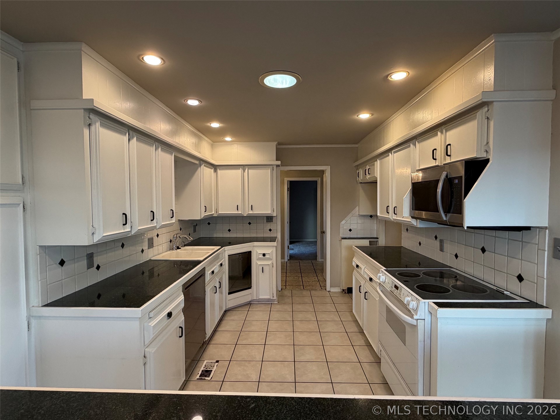 3925 E 60th Place Tulsa OK 74135