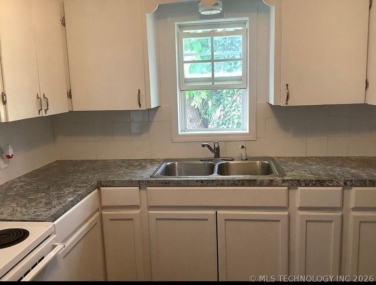 221 SE Wilshire Avenue Bartlesville OK 74006