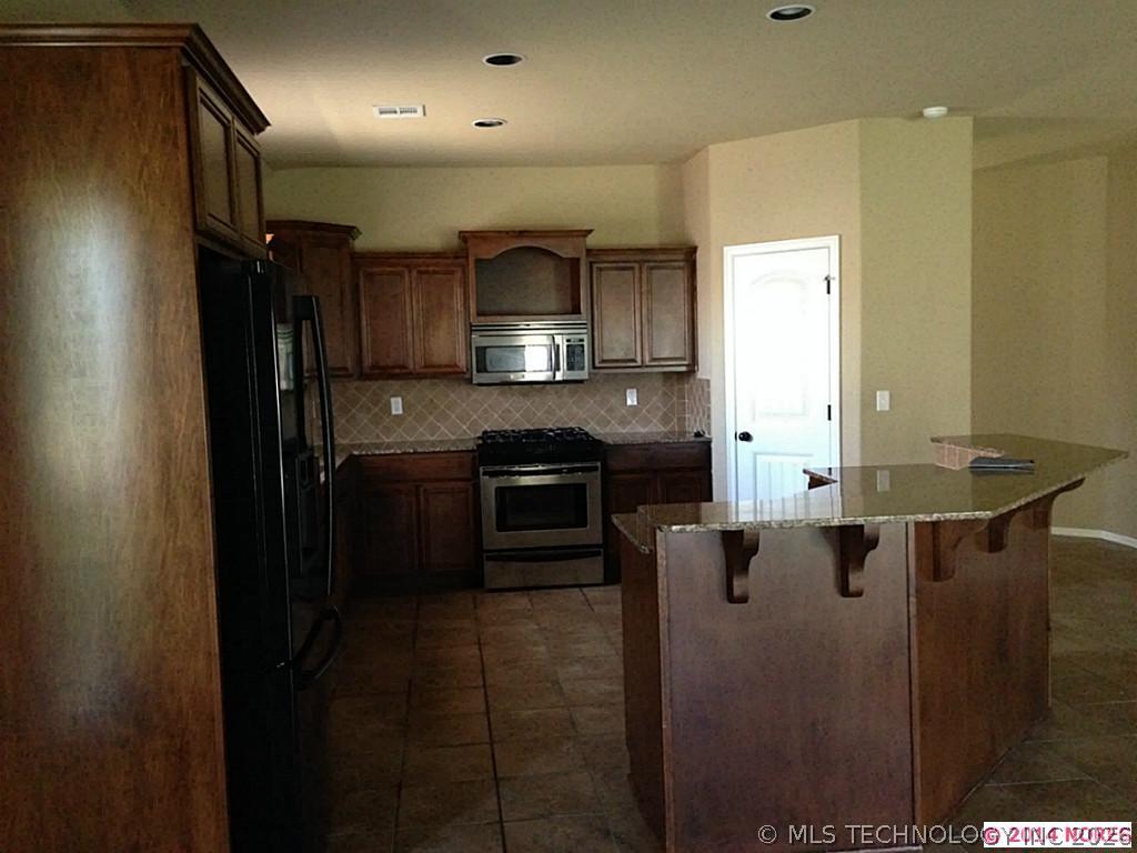 14011 E 101st Street Owasso OK 74055