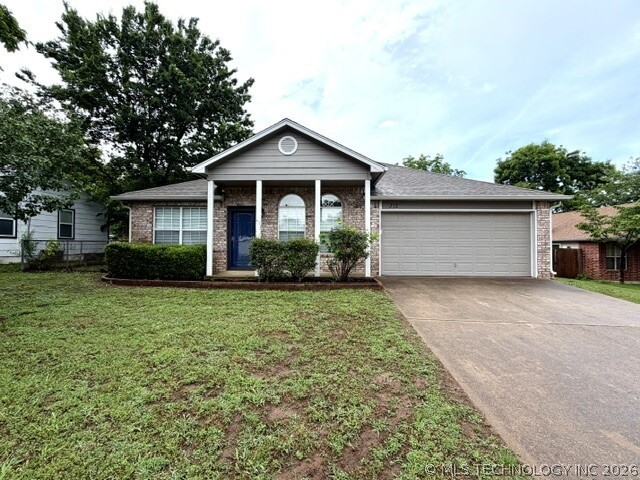 312 W Sycamore Street Coweta OK 74429