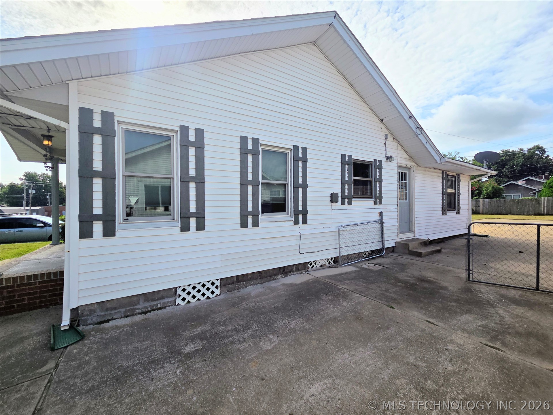 2240 E 12th Place Tulsa OK 74104
