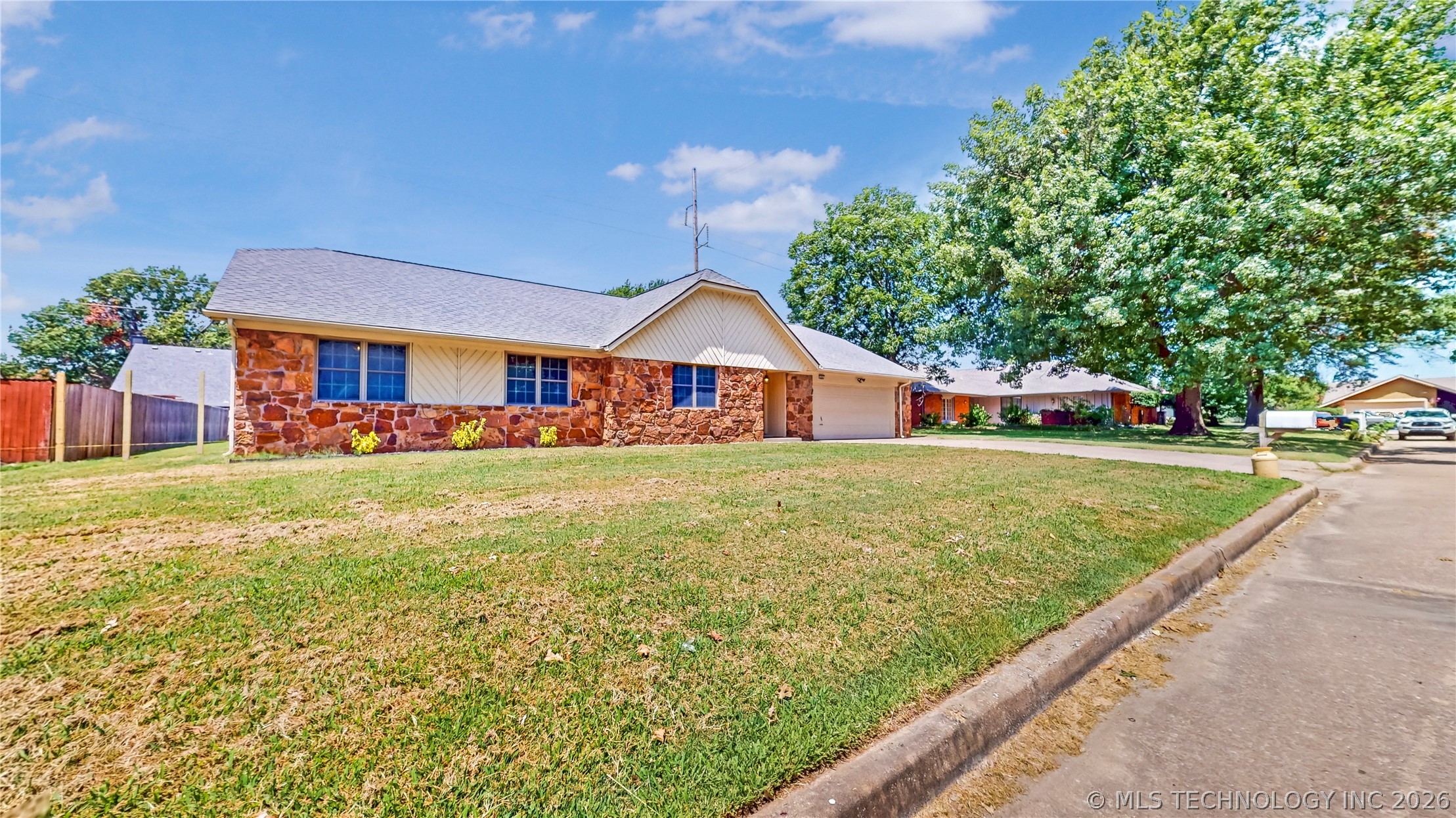 4004 S Maple Avenue Broken Arrow OK 74011