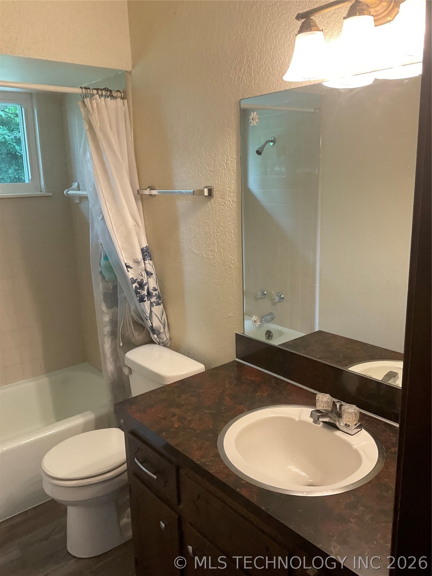318 S 161st Place E Tulsa OK 74108