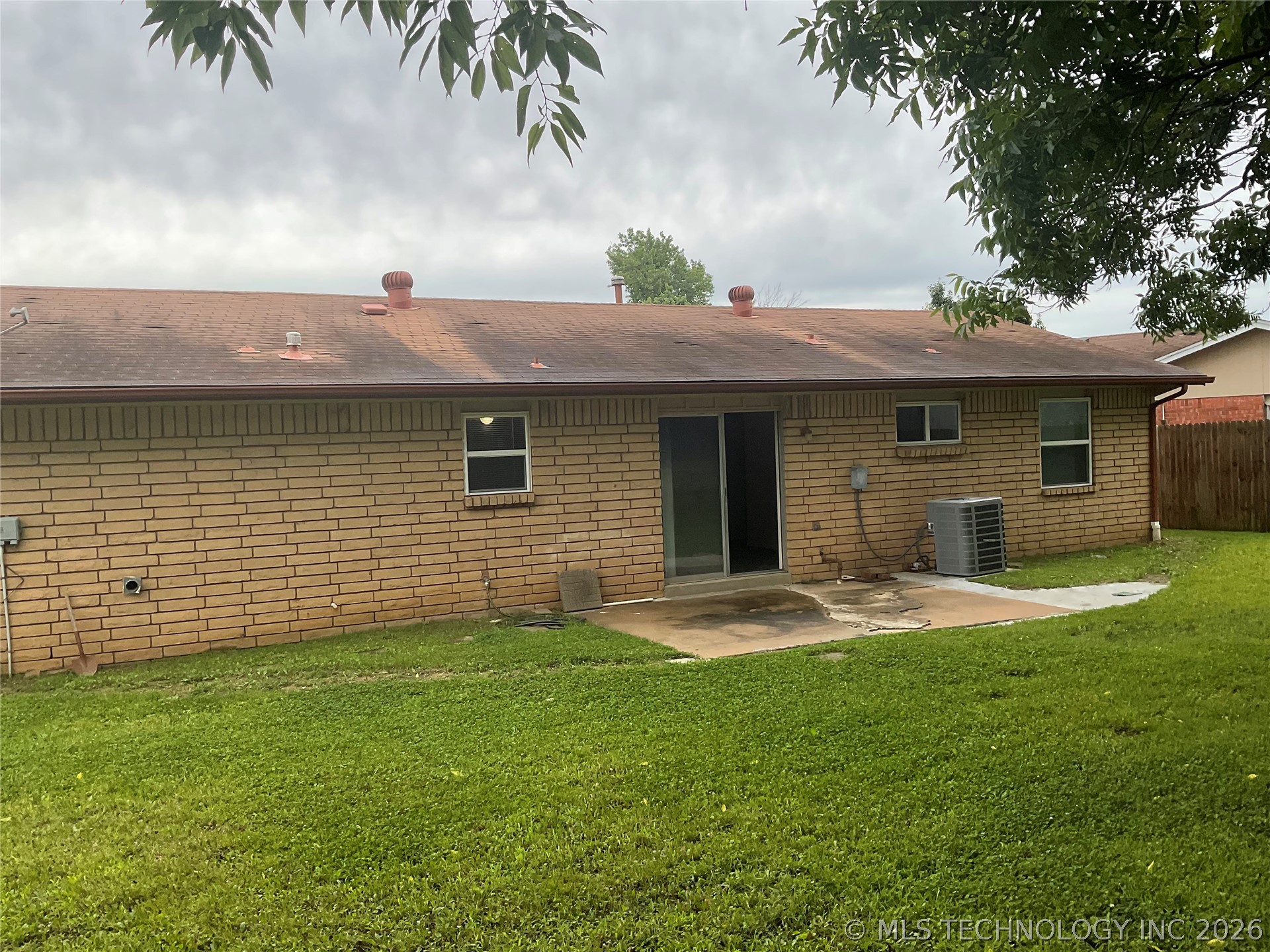 318 S 161st Place E Tulsa OK 74108
