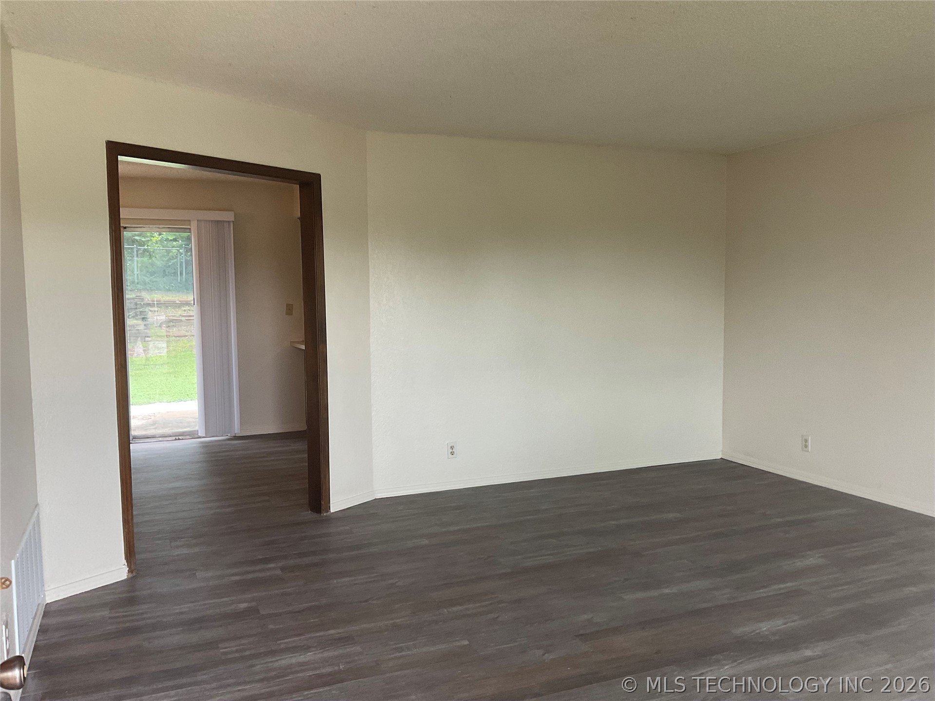 318 S 161st Place E Tulsa OK 74108
