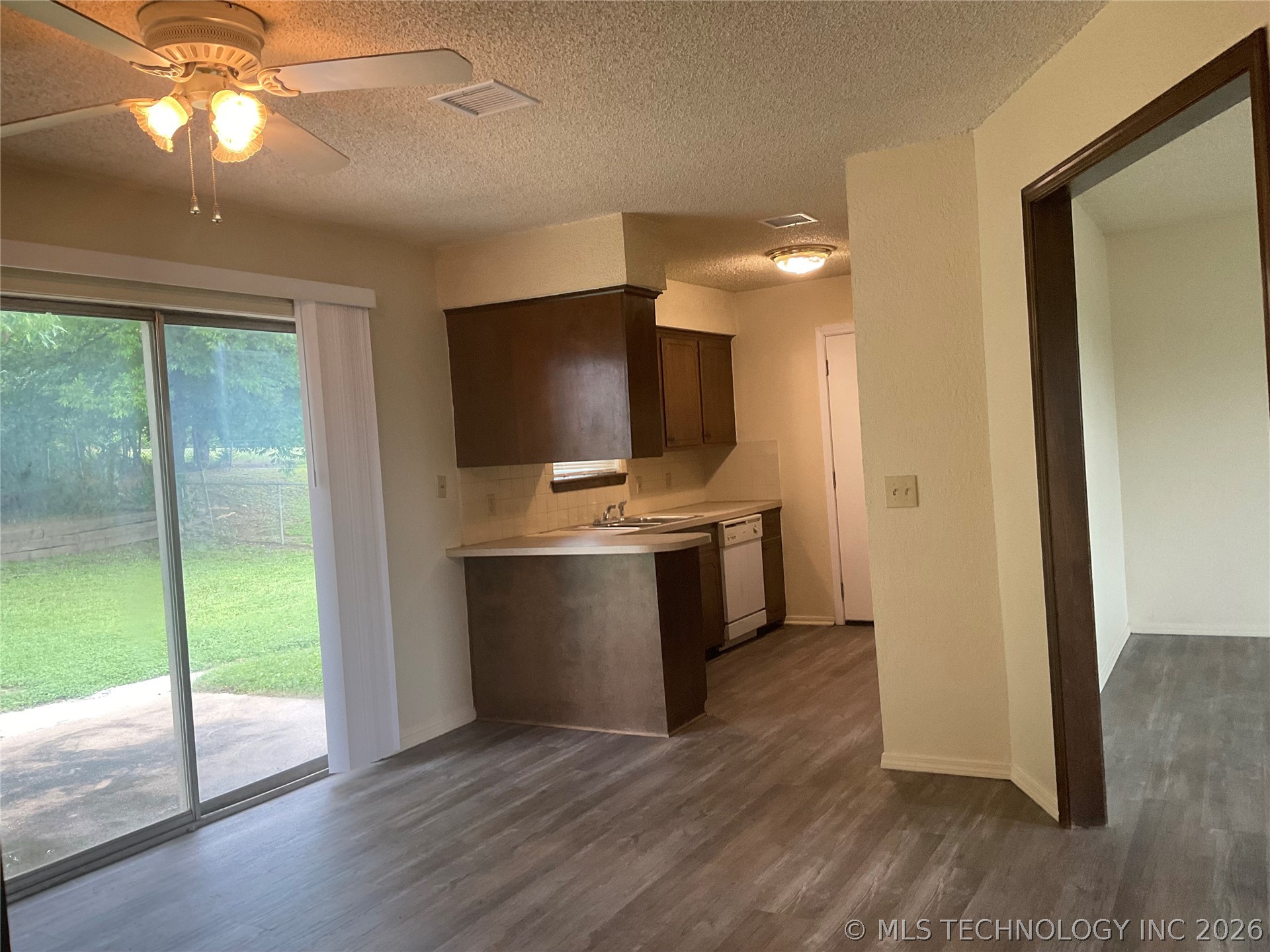 318 S 161st Place E Tulsa OK 74108