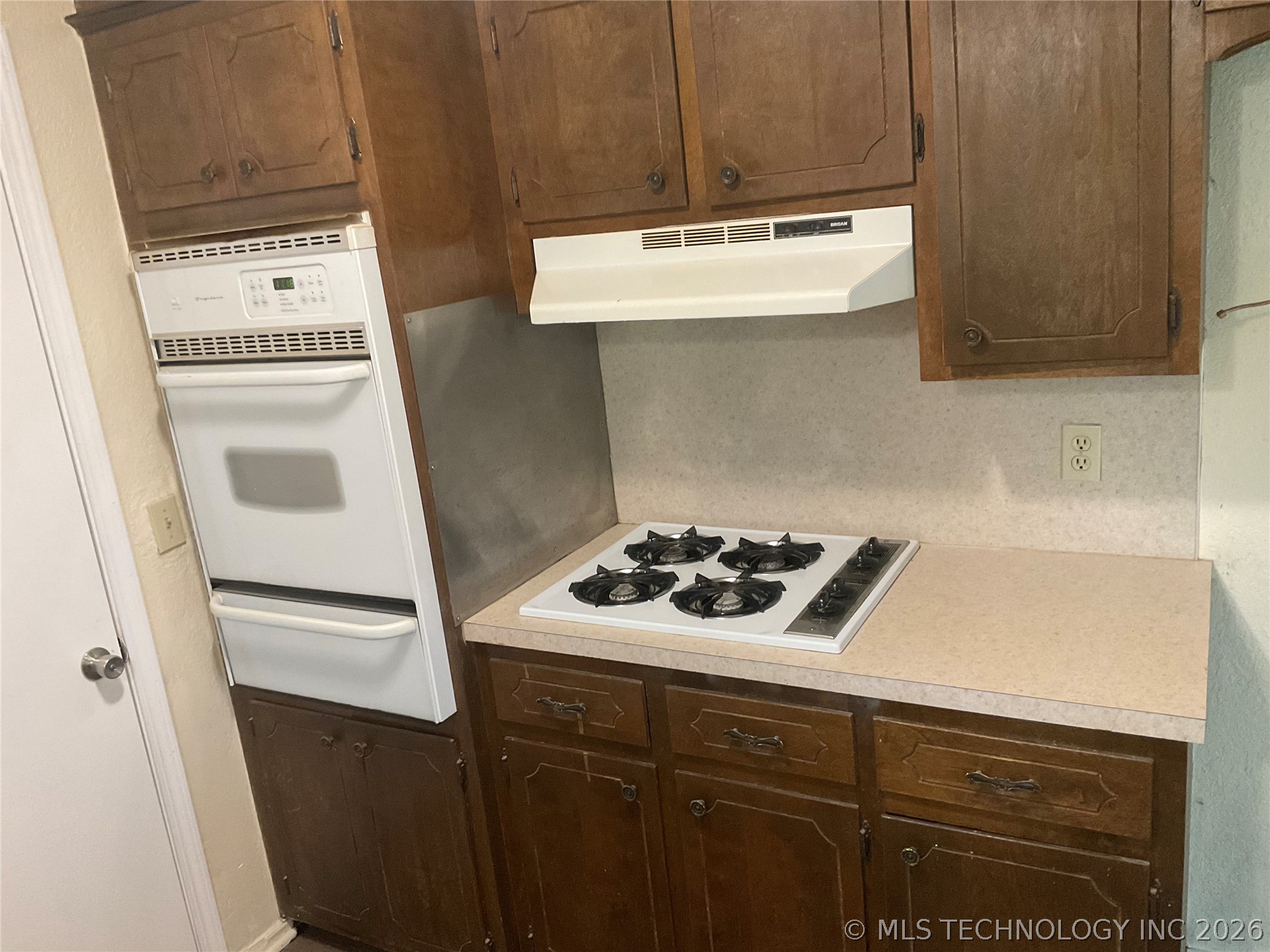 318 S 161st Place E Tulsa OK 74108