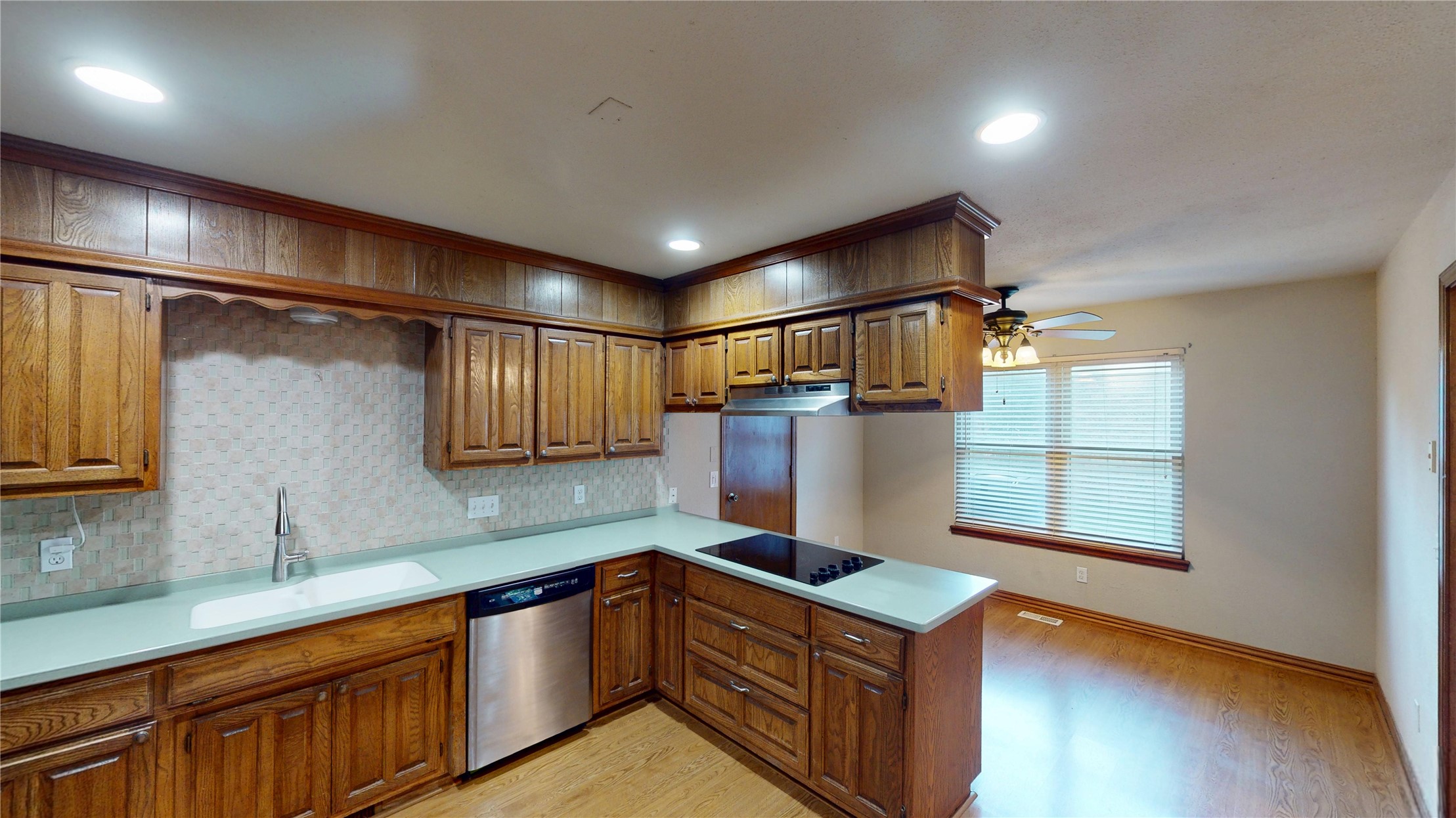 8525 E 77th Place Tulsa OK 74133