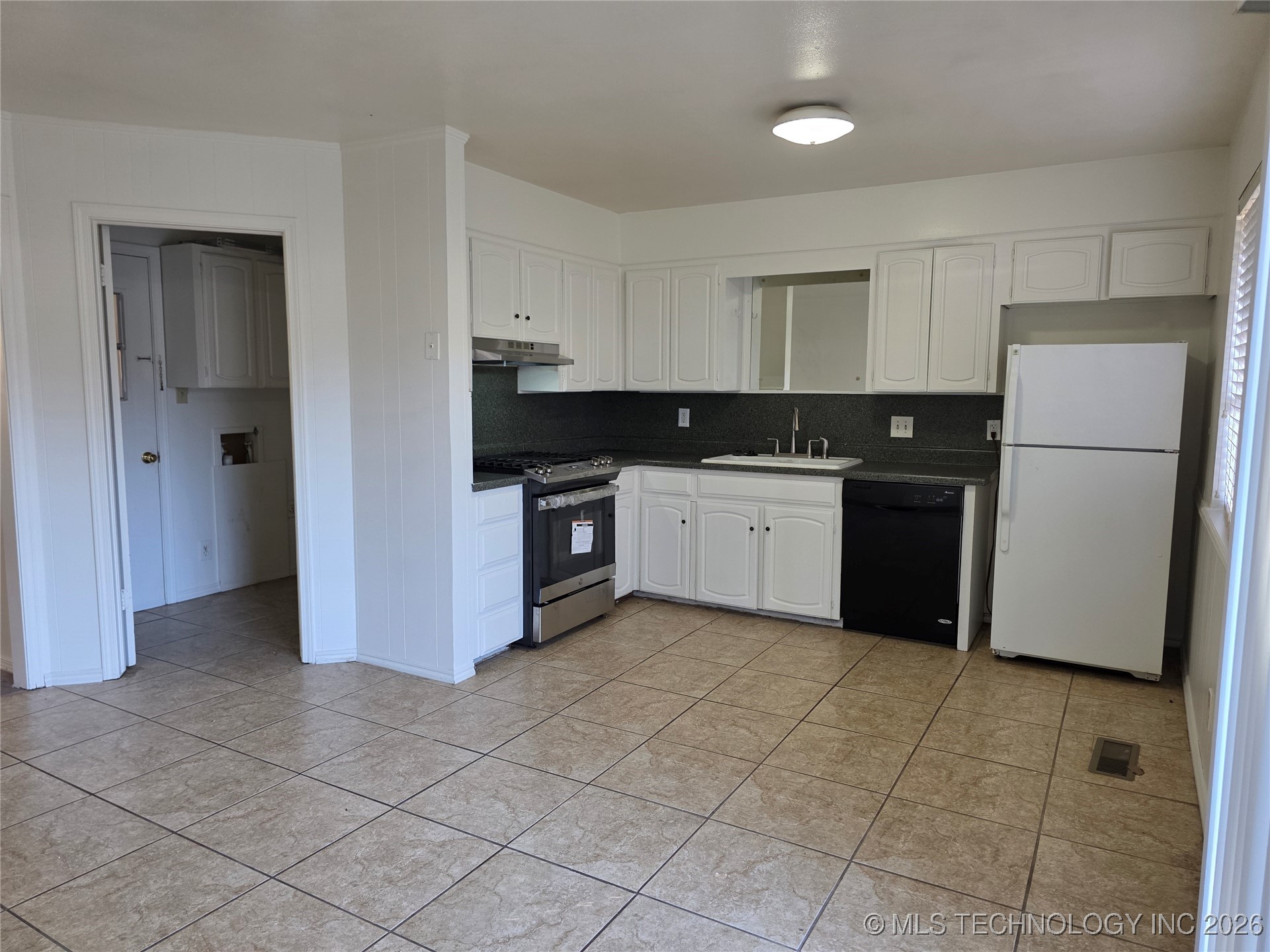 3329 E 47th Place Tulsa OK 74135