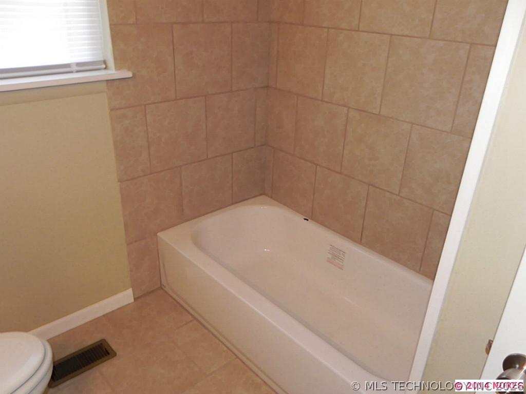 7827 Marilyn Lane Tulsa OK 74131