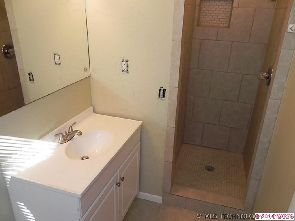 7827 Marilyn Lane Tulsa OK 74131