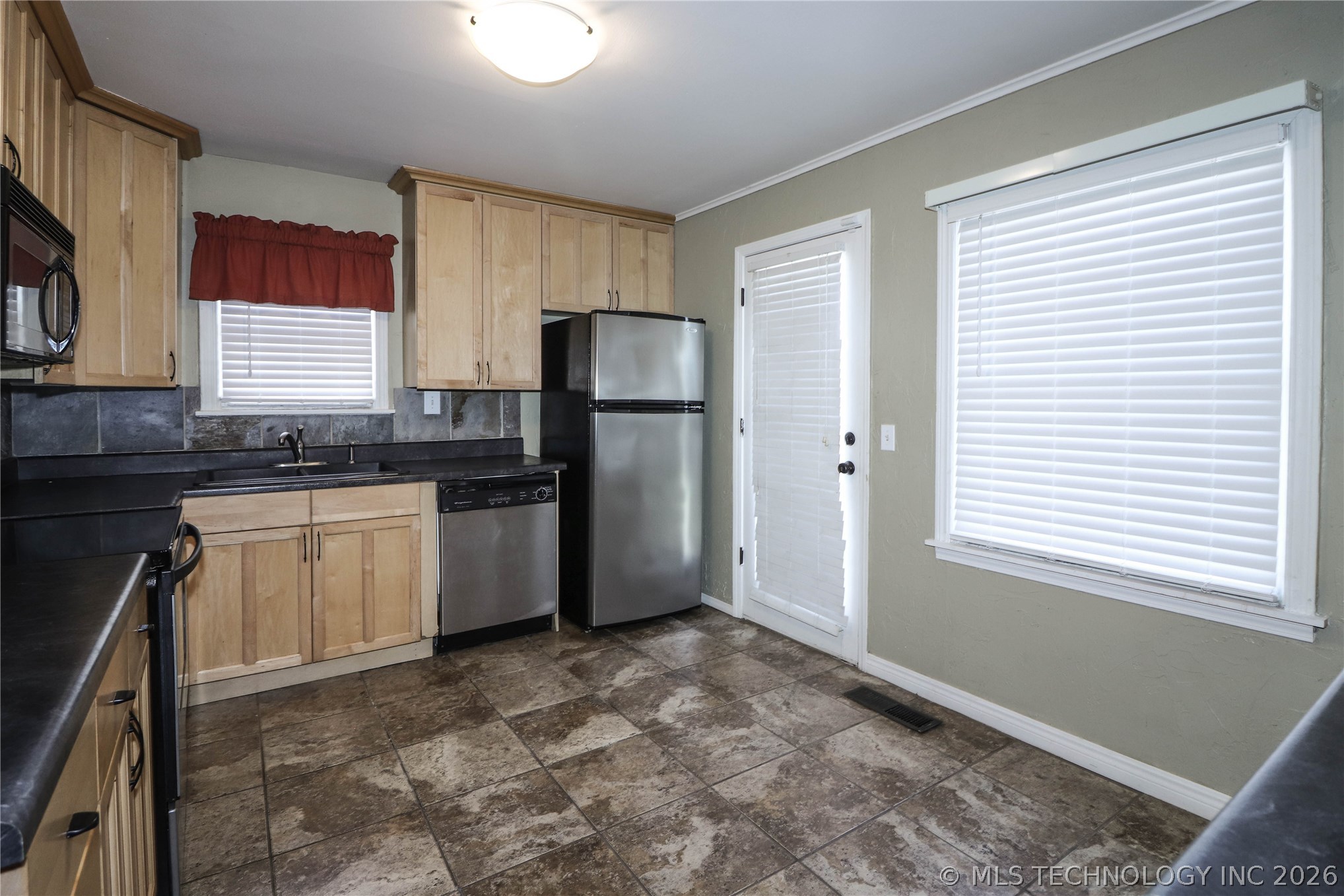 4227 S Rockford Avenue Tulsa OK 74105