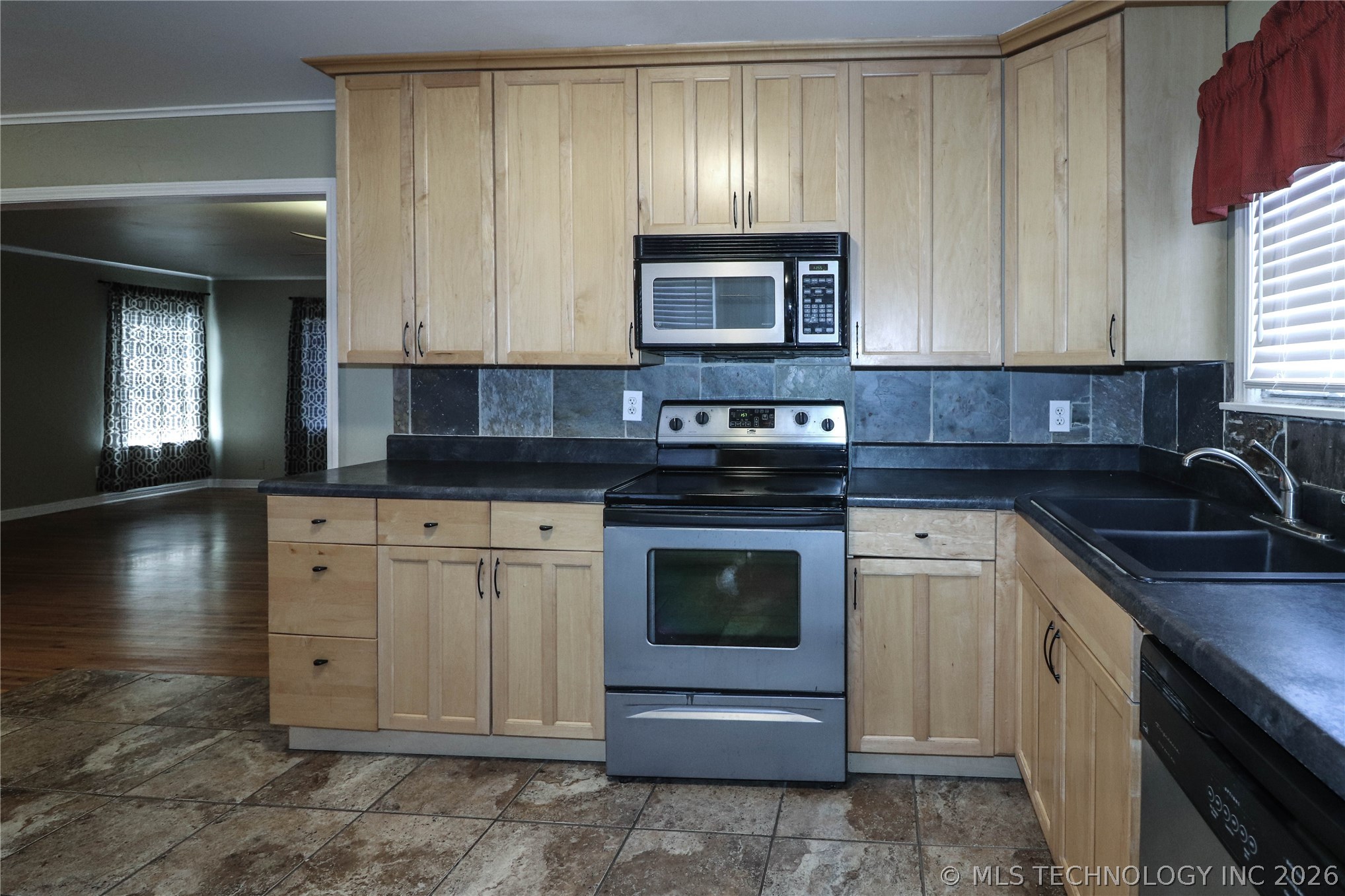 4227 S Rockford Avenue Tulsa OK 74105