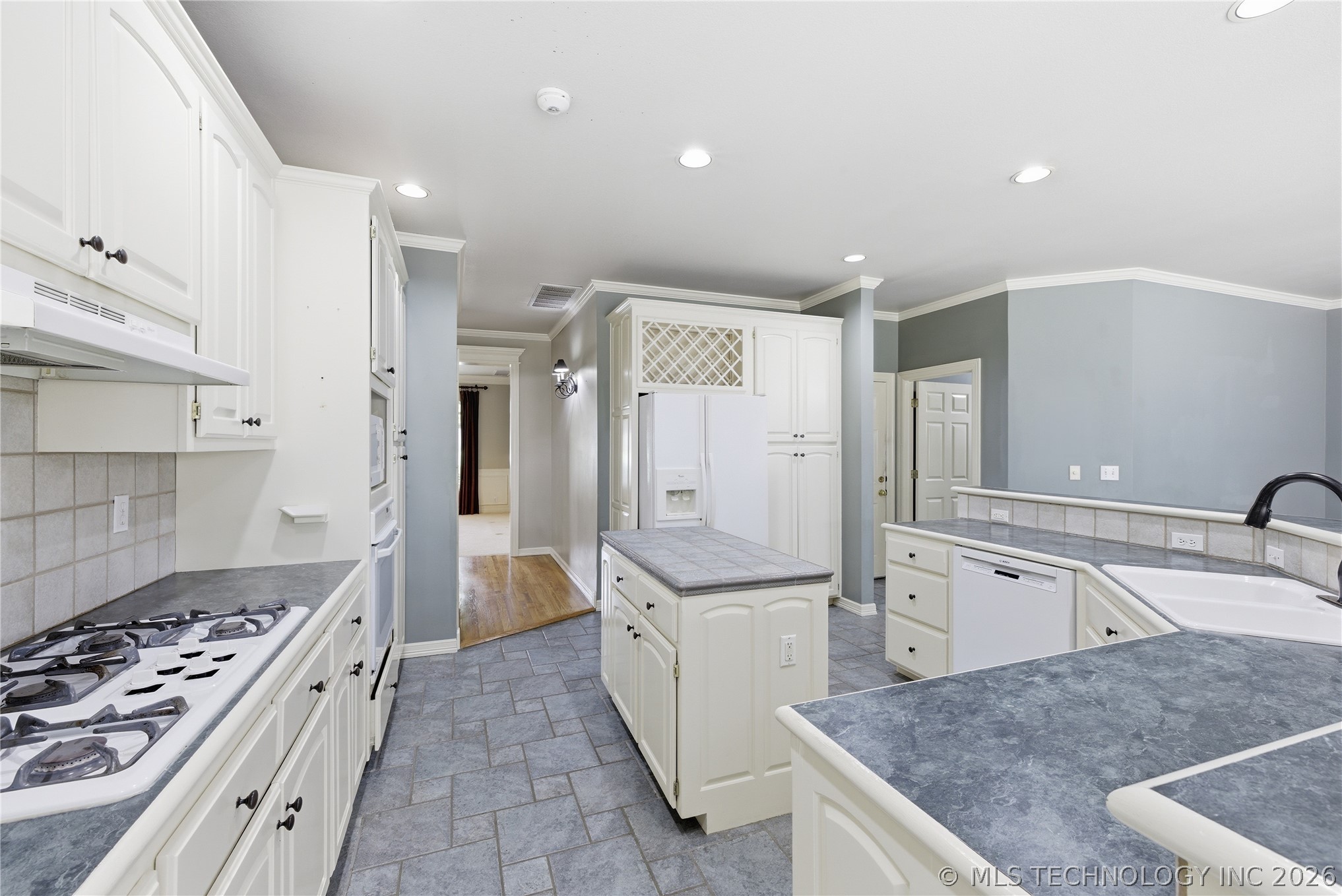 9818 E 83rd Place Tulsa OK 74133