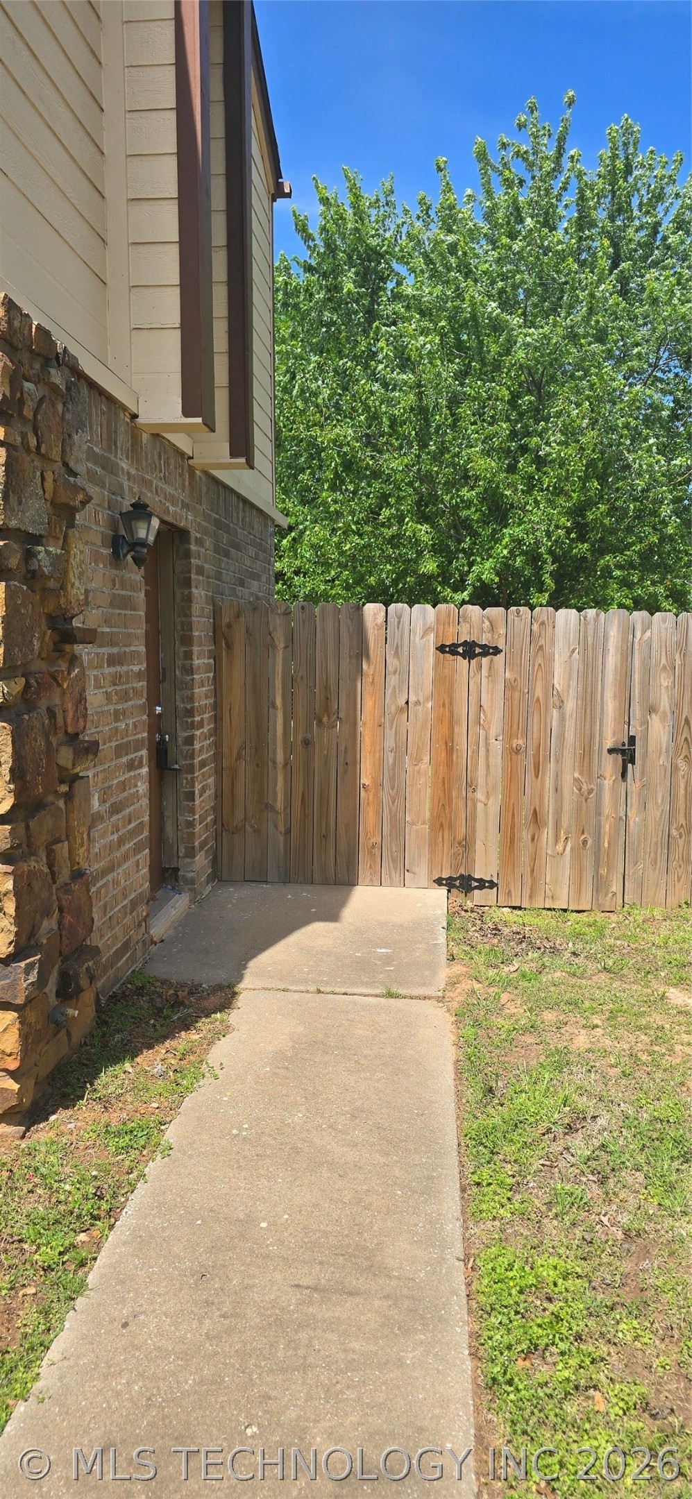 1100 W Fulton Street Broken Arrow OK 74012