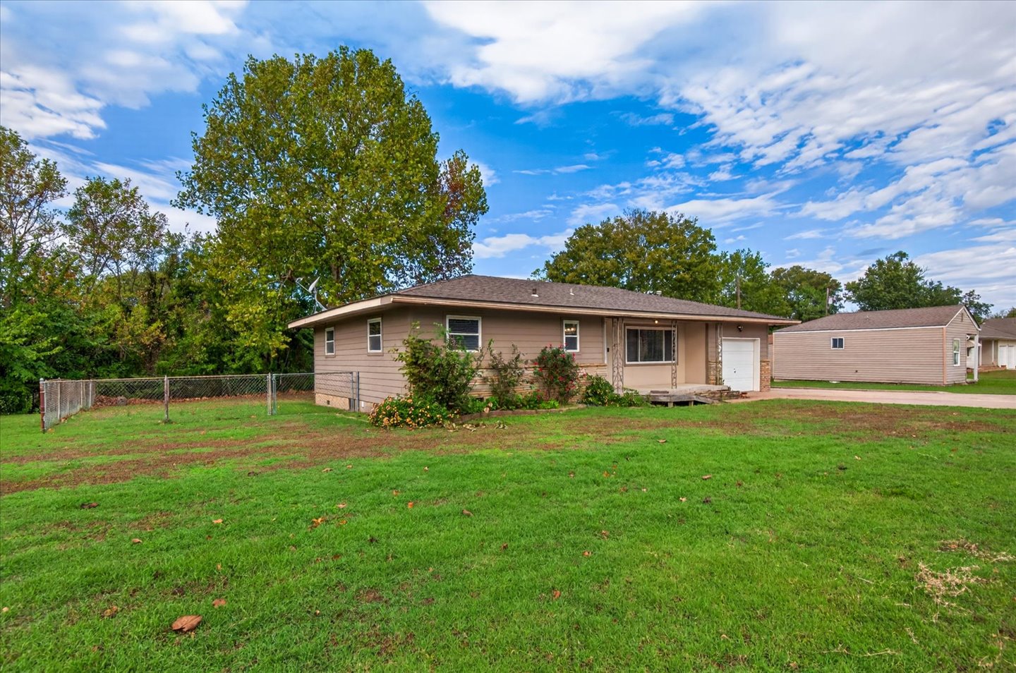 1853 S Keeler Avenue Bartlesville OK 74003