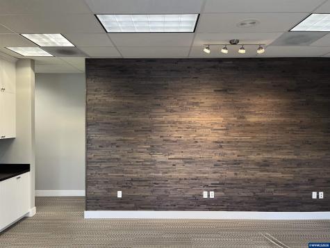 435 Commercial (#100) Street NE Salem OR 97301