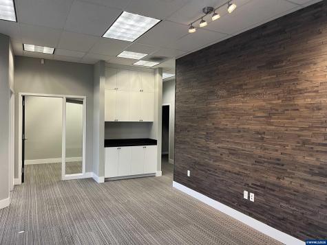 435 Commercial (#100) Street NE Salem OR 97301