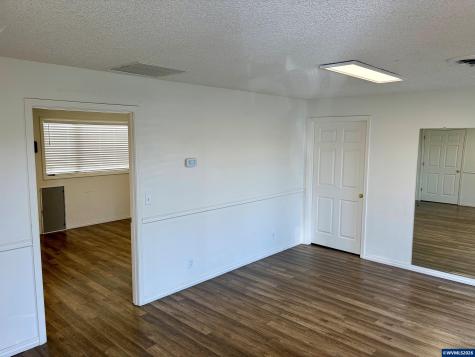 5044 Commercial Street SE Salem OR 97306