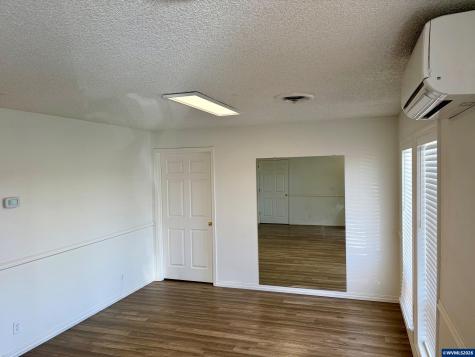 5044 Commercial Street SE Salem OR 97306