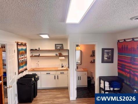 5044 Commercial Street SE Salem OR 97306