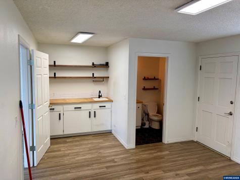 5044 Commercial Street SE Salem OR 97306