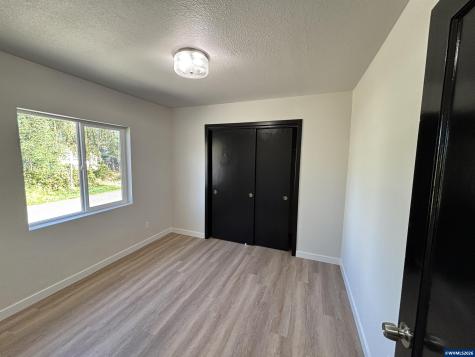 1890 Mccoy (suite #3) Avenue NE Salem OR 97301