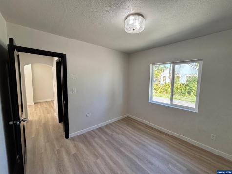 1890 Mccoy (suite #3) Avenue NE Salem OR 97301