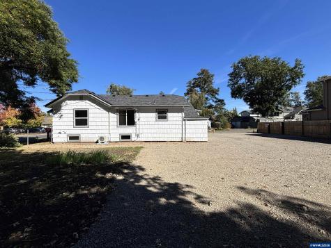 1890 Mccoy (suite #3) Avenue NE Salem OR 97301