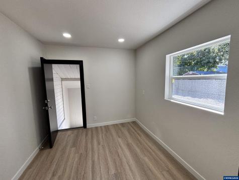 1890 Mccoy (suite #1) Avenue NE Salem OR 97301