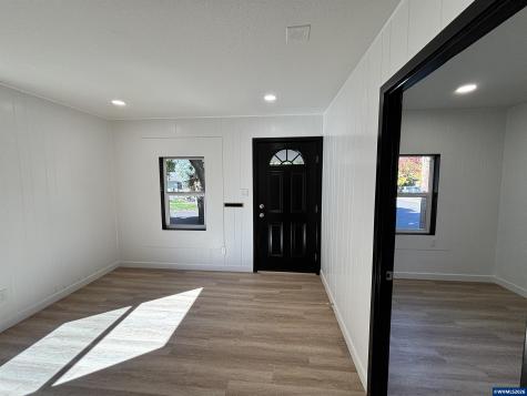 1890 Mccoy (suite #1) Avenue NE Salem OR 97301