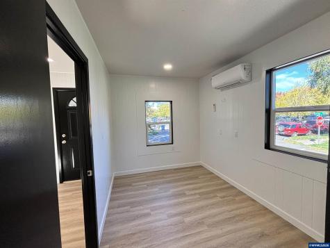 1890 Mccoy (suite #1) Avenue NE Salem OR 97301
