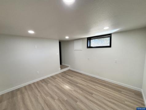 1890 Mccoy (suite #1) Avenue NE Salem OR 97301