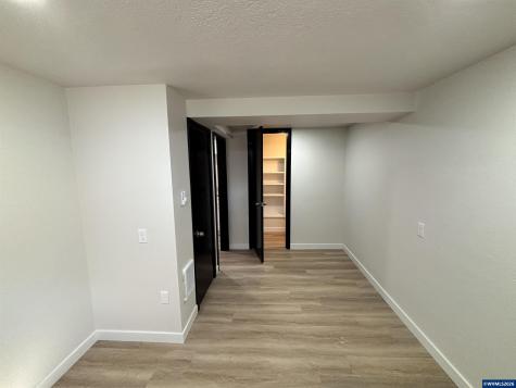 1890 Mccoy (suite #1) Avenue NE Salem OR 97301