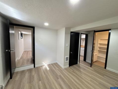 1890 Mccoy (suite #1) Avenue NE Salem OR 97301